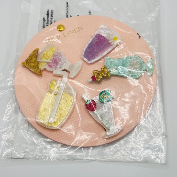 🚨3 for $15🚨 PINK LINEN - Cocktail Themed Hair Clips - Picture 4 of 4